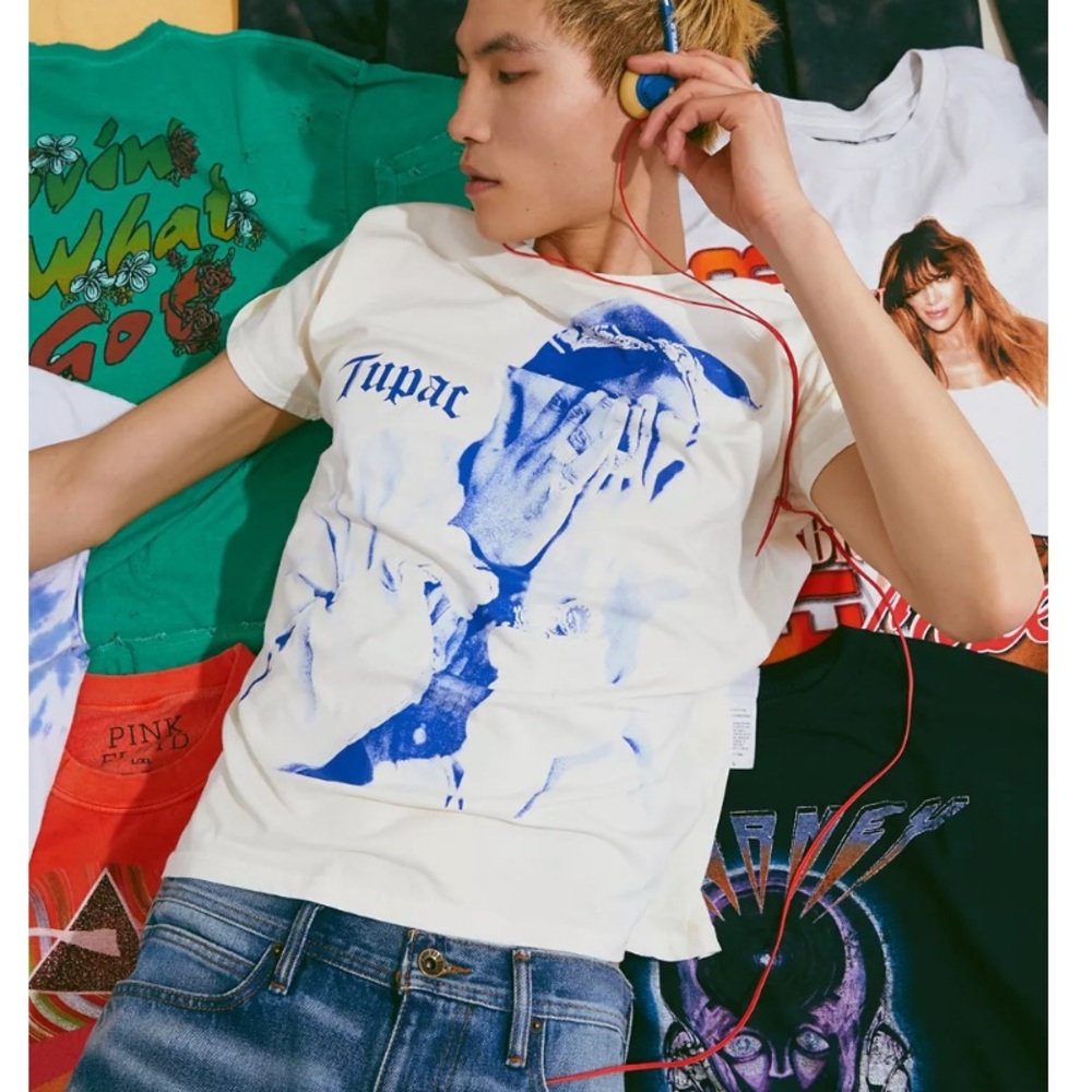 NEW URBAN OUTFITTERS Tupac Me Against The World Tee Size:Small